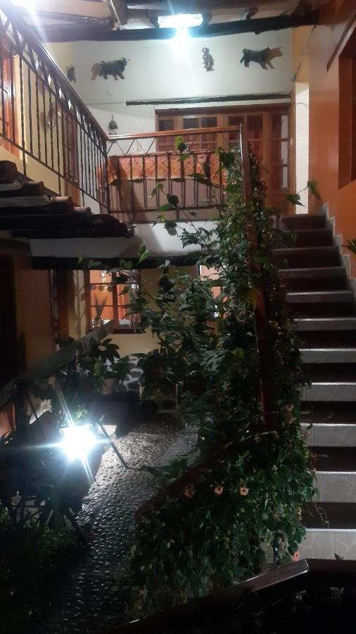 Wayras Hostal Оллантайтамбо Экстерьер фото