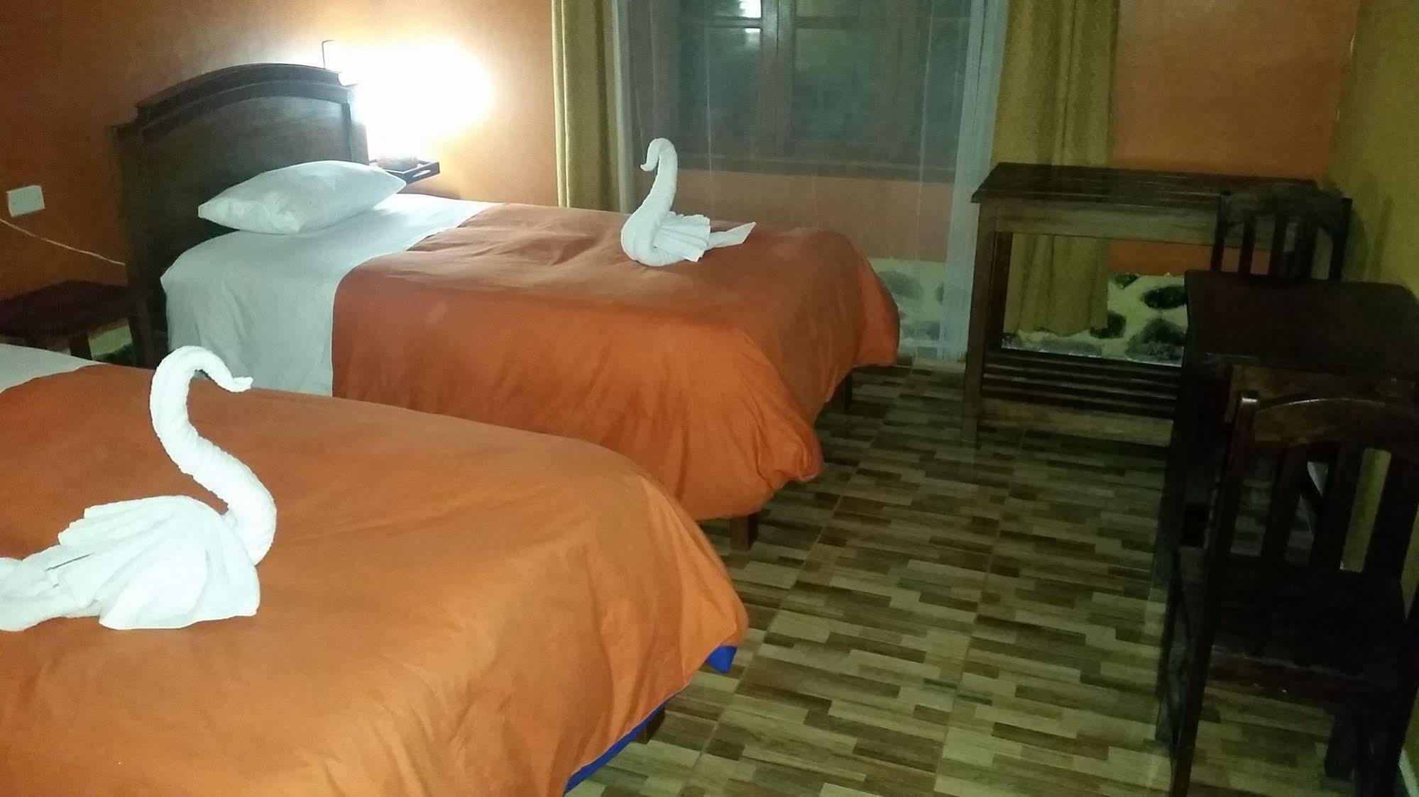 Wayras Hostal Оллантайтамбо Экстерьер фото